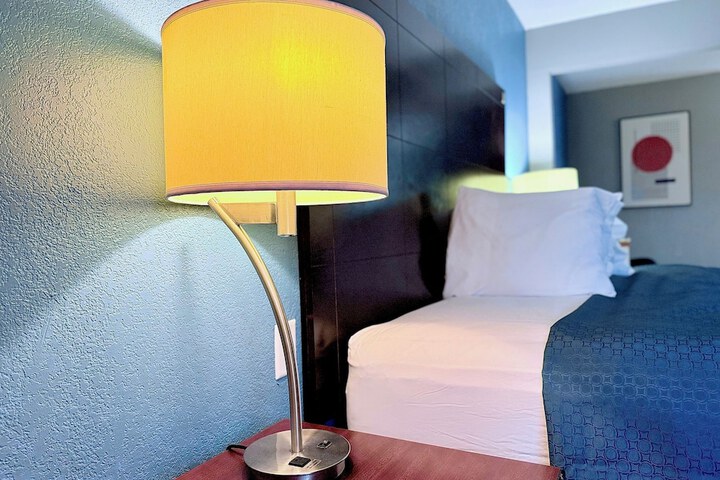 Room 30 of 39