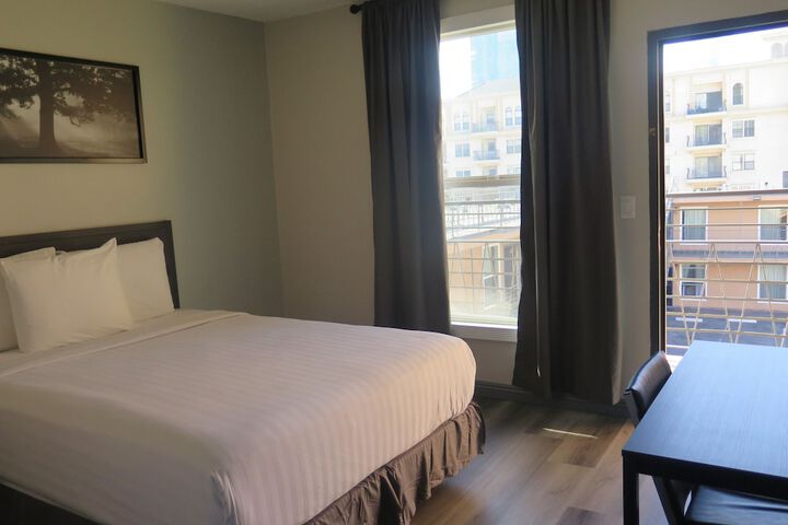 Room 9 of 25