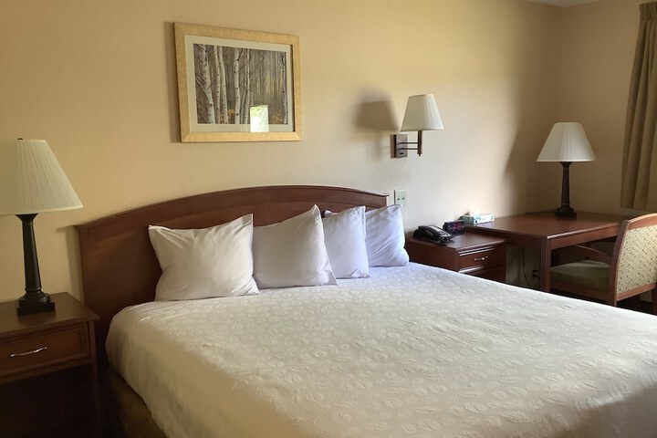 Luxury Inn & Suites