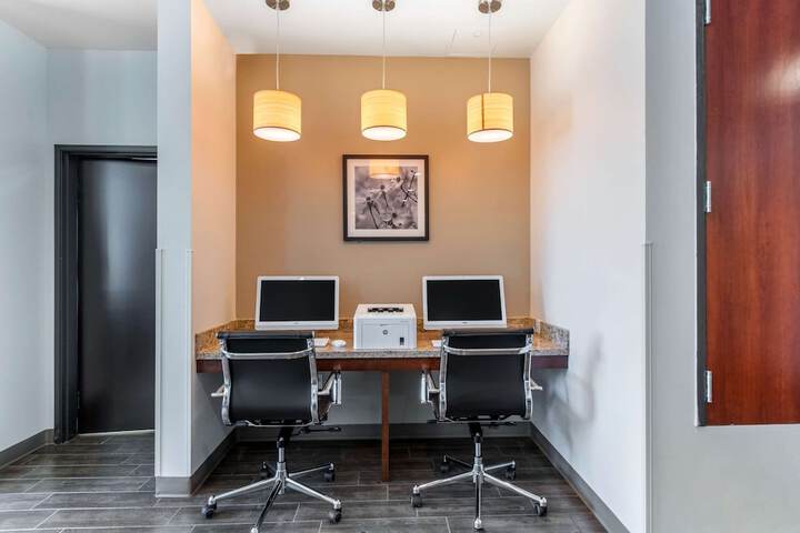 Business Center 35 of 35