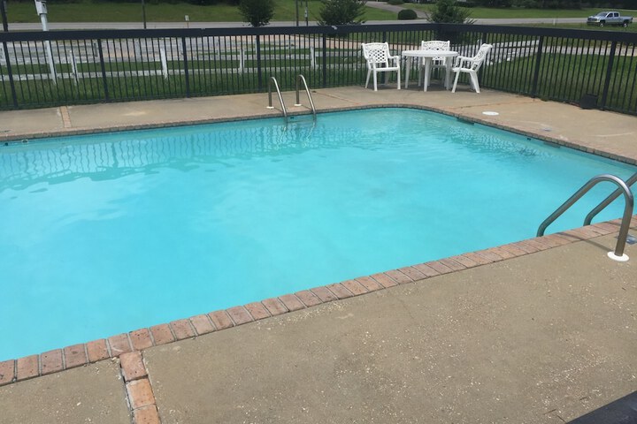 Pool 8 of 27