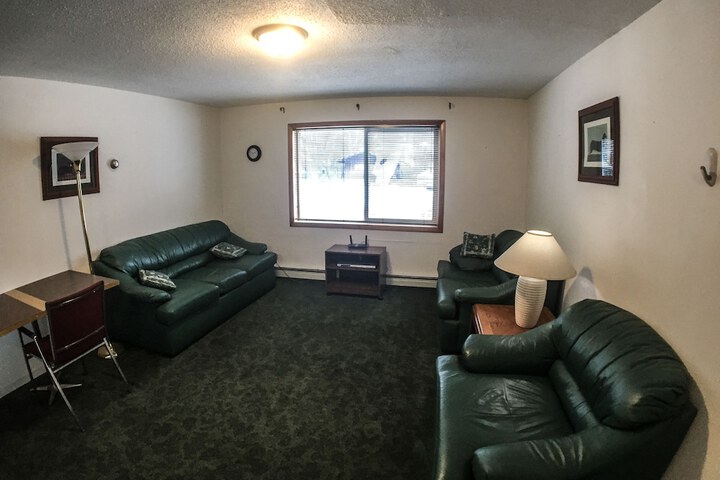Room 10 of 17
