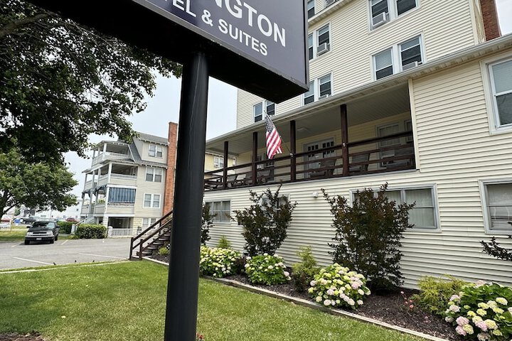 Hotel 4 of 65