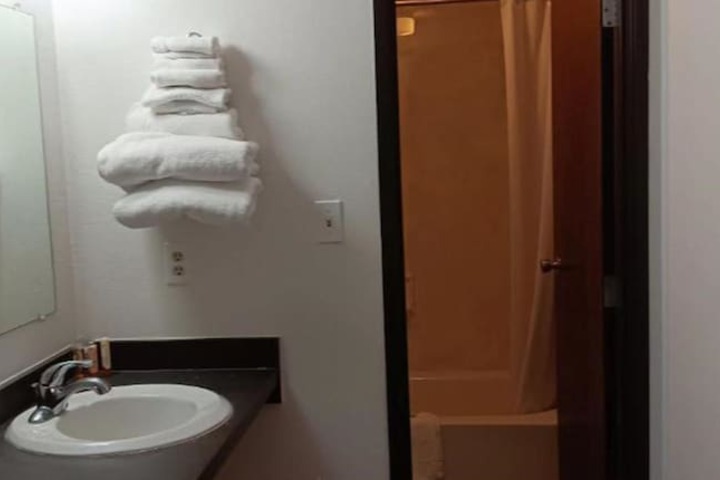 Room 27 of 46
