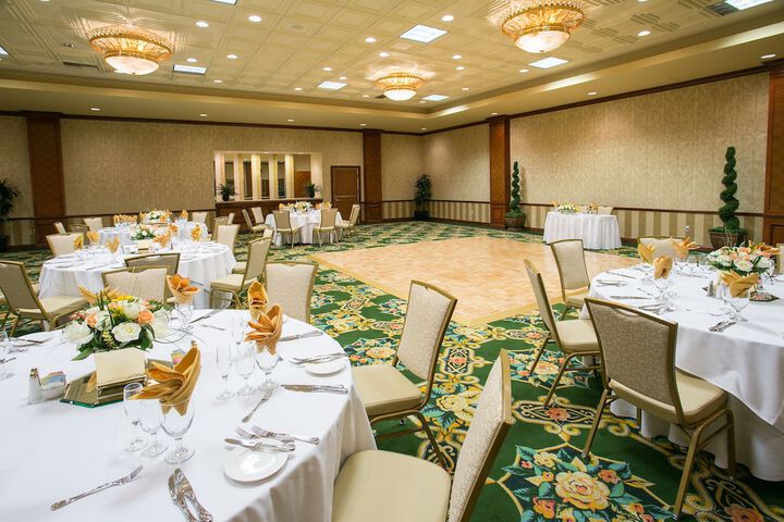 Ballroom/Hall 26 of 38