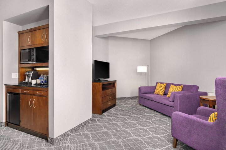Room 10 of 44