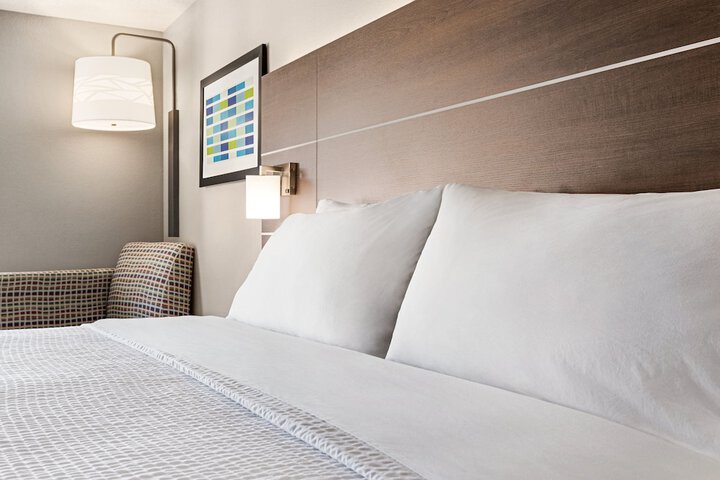 Holiday Inn Express & Suites Oxford by IHG