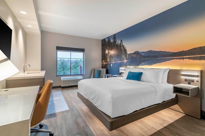 Cambria Hotel Lake Placid - Lakeside Resort