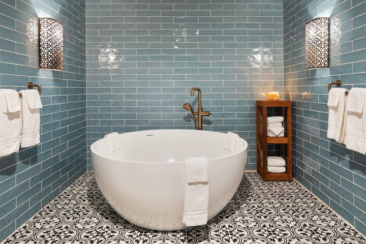 The Highlander Hotel Iowa City an Ascend Collection Hotel