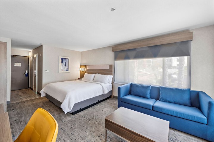 Room 16 of 42