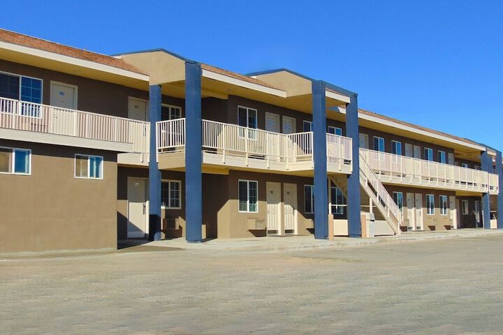 Corcoran Country Inn