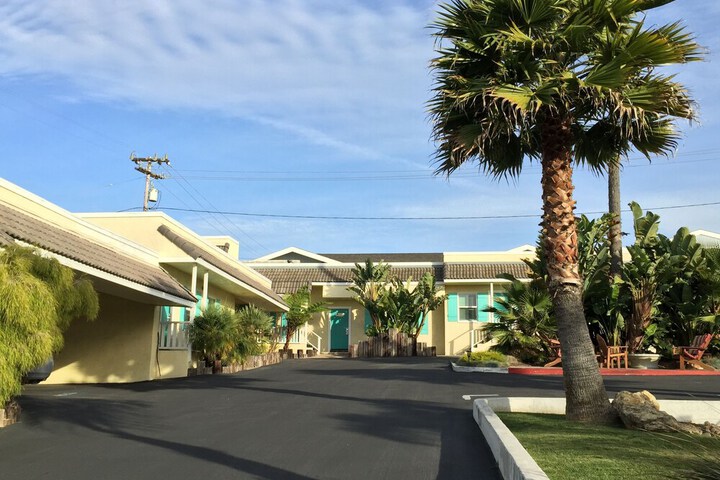 Beach Bungalow Inn and Suites