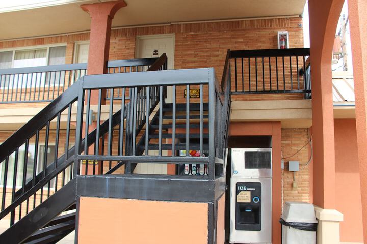 Western Motel