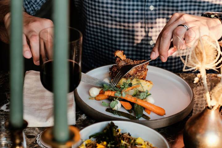 Dining 48 of 64