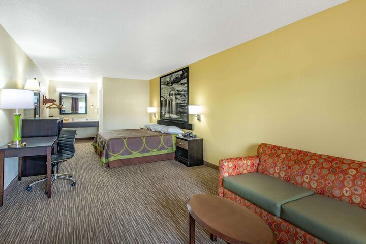 Room 10 of 24