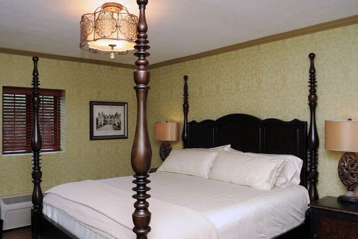 Room 14 of 47