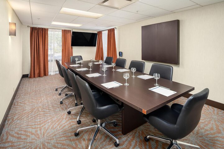 Hampton Inn & Suites Seattle-North / Lynnwood