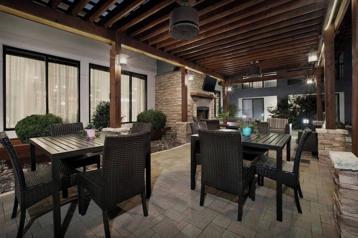 Courtyard by Marriott Dallas DFW Airport North / Irving