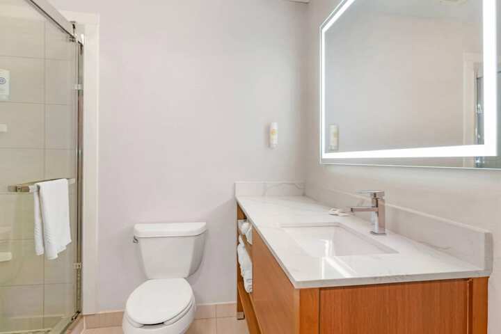 Comfort Inn & Suites Sheboygan I-43