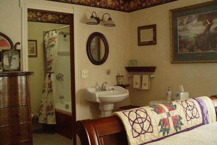 Room 19 of 44