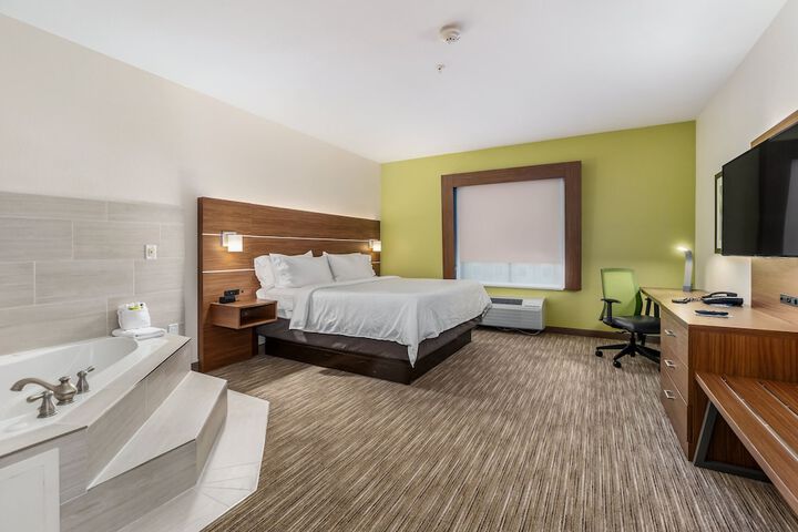 Holiday Inn Express Suites Van Buren-Ft Smith Area by IHG