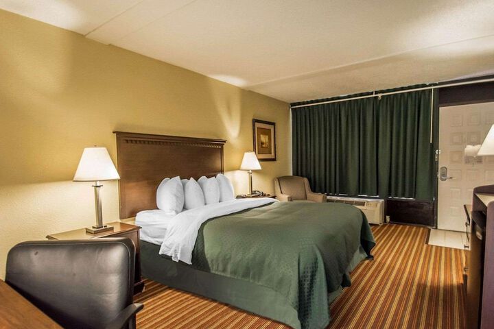 Room 18 of 37