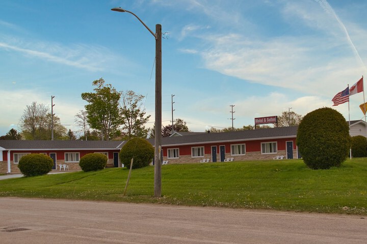 Hotel 3 of 28