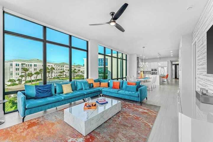 Harbor Island Beach Club Homes by Villatel