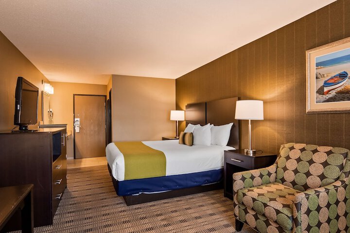 Room 3 of 24