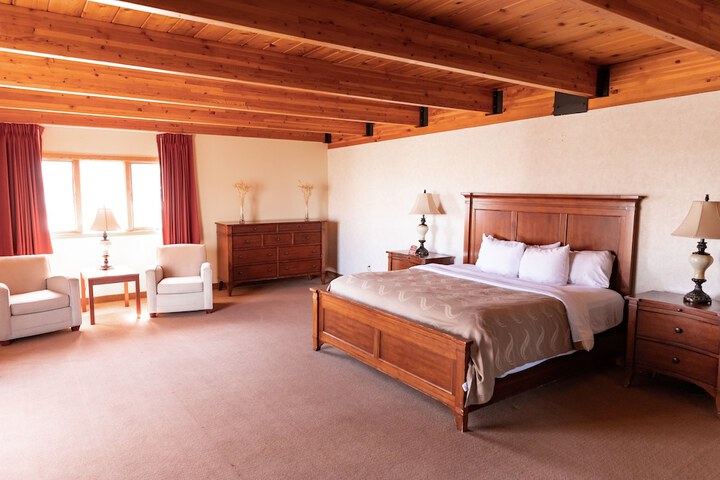 Room 30 of 46