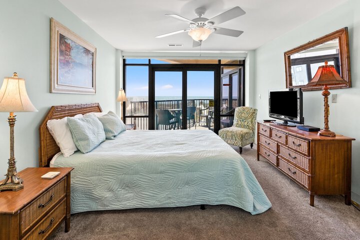 Sedgefield 102 by RedAwning