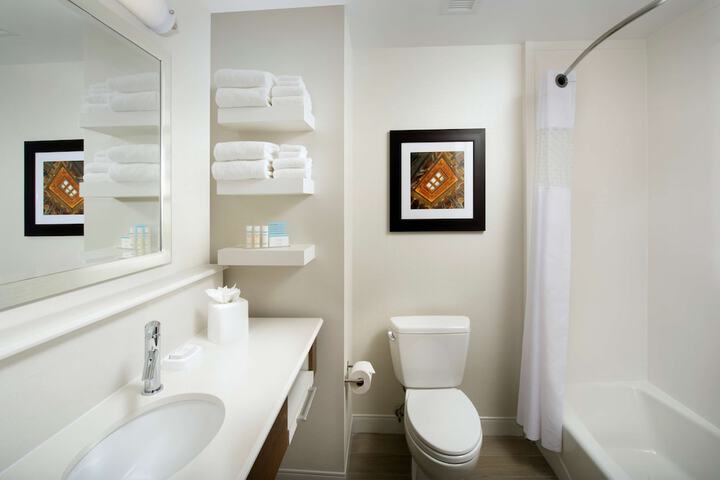 Room 10 of 25