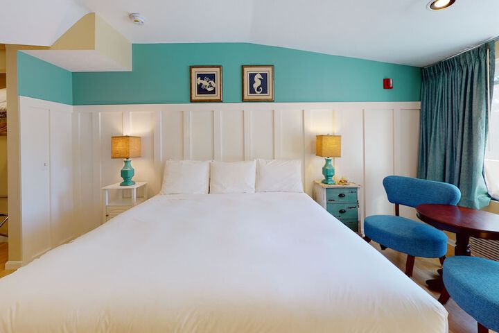 Breezeway Boutique Hotel