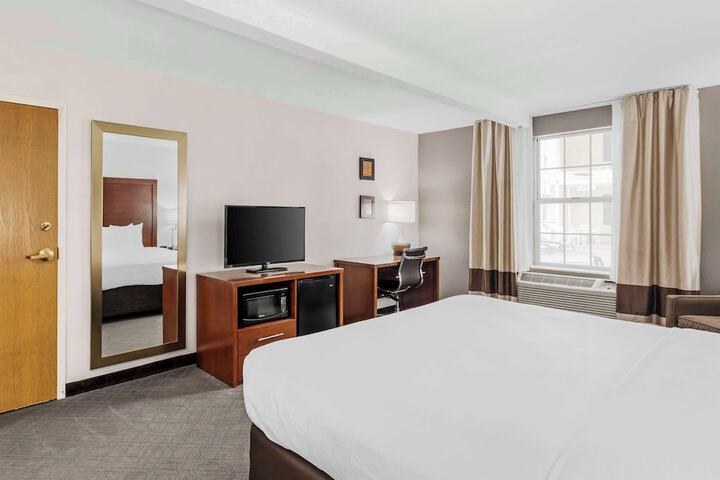 Room 27 of 36