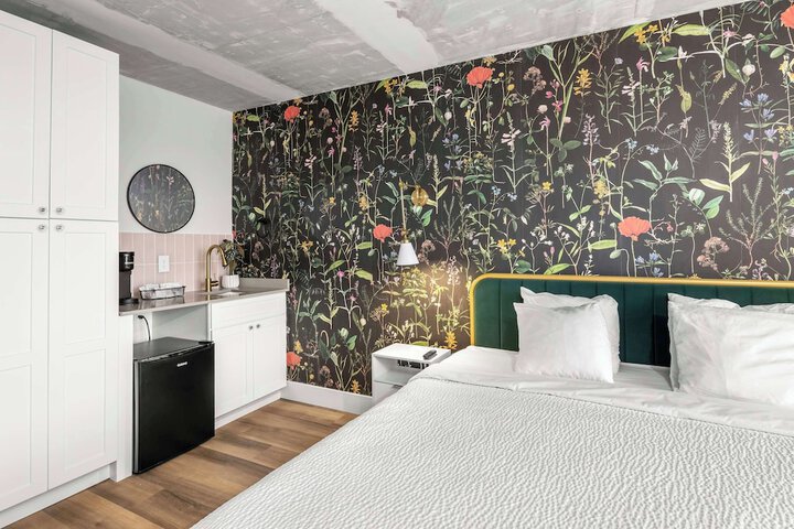 Room 42 of 51