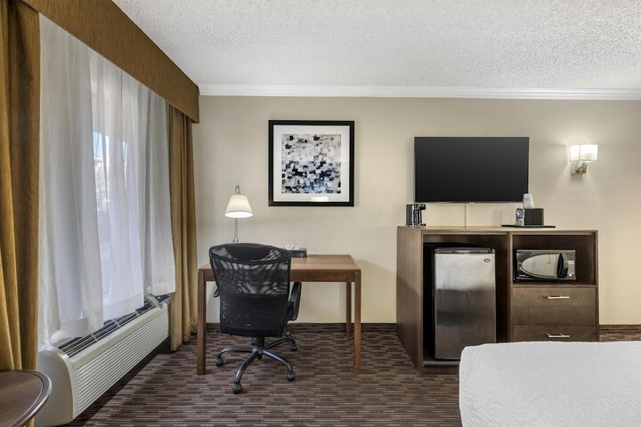 Best Western Airport Albuquerque InnSuites Hotel & Suites