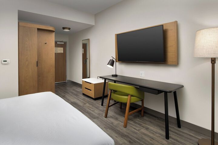 Room 19 of 46