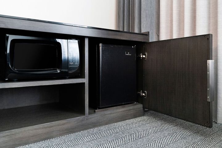 Room 21 of 38