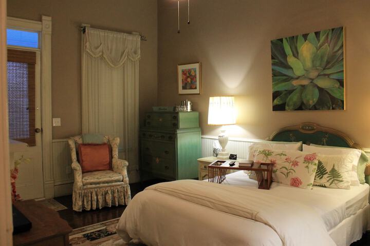 Room 8 of 45
