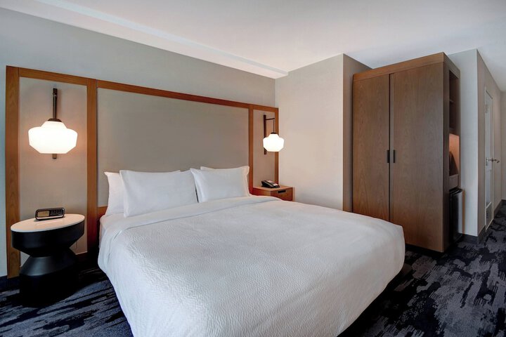 Room 18 of 42