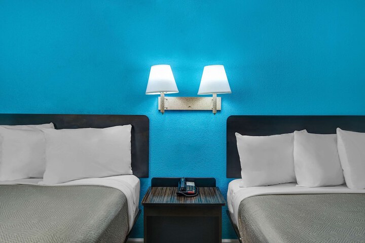 Room 21 of 25