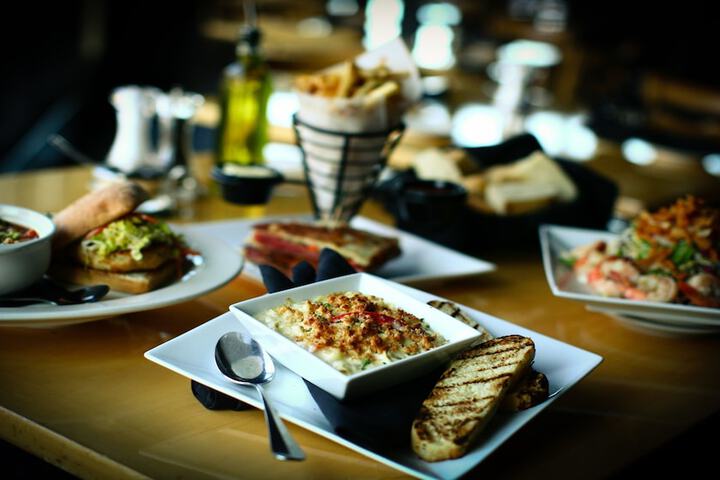 Dining 40 of 60