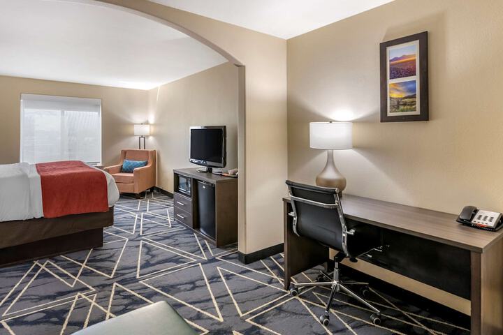 Room 10 of 36