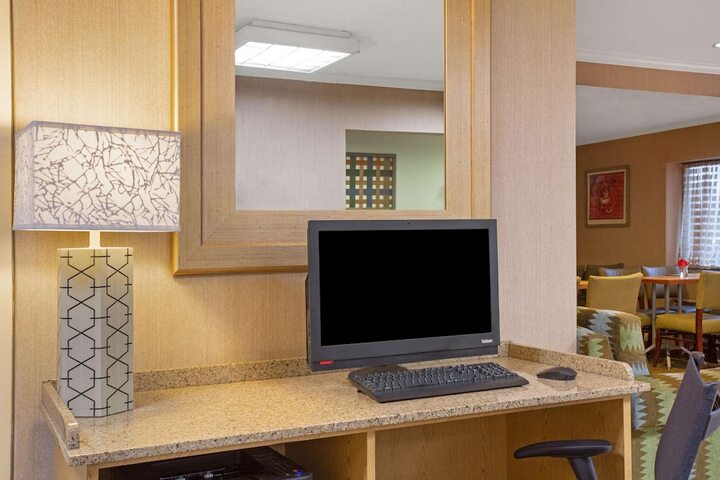 Business Center 29 of 30