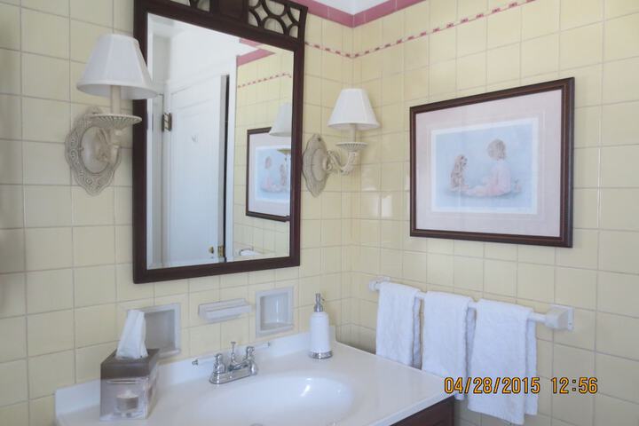 Room 11 of 22