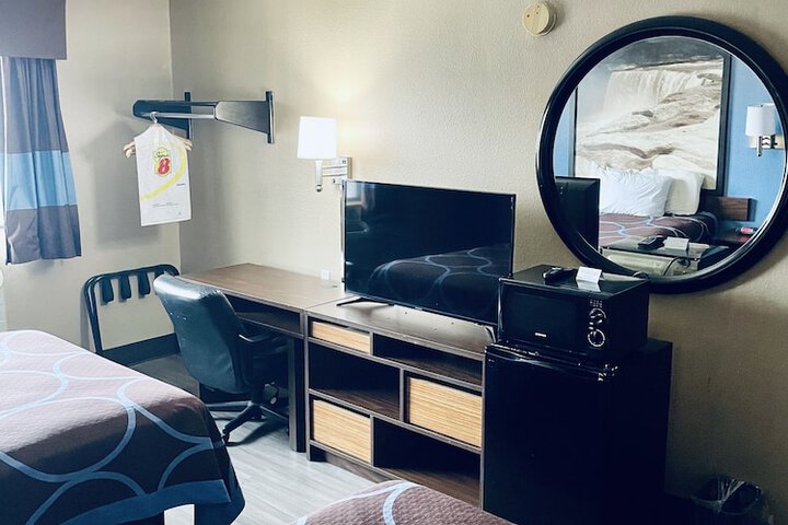 Room 3 of 24