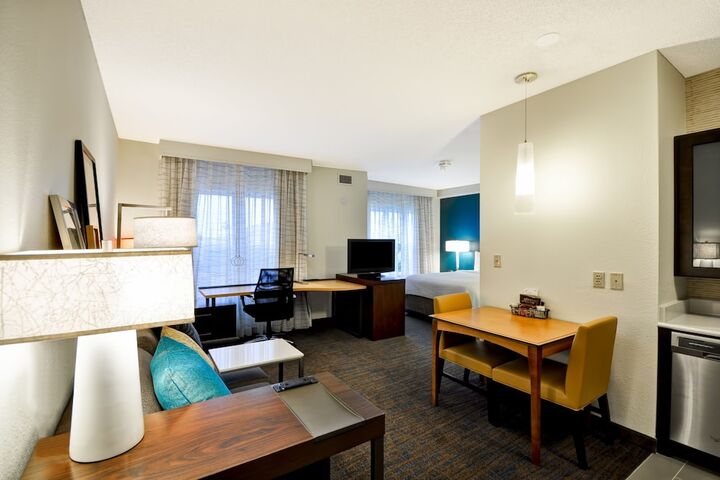 Room 18 of 33