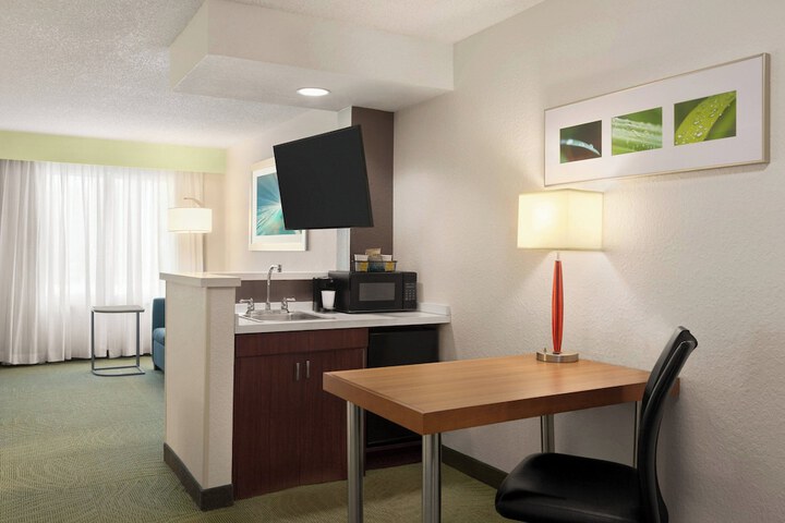 Room 15 of 36