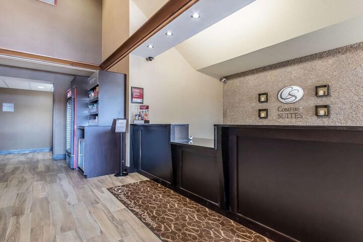 Comfort Suites St. Charles - St Louis
