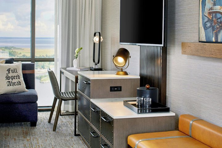 Renaissance Mobile Riverview Plaza Hotel